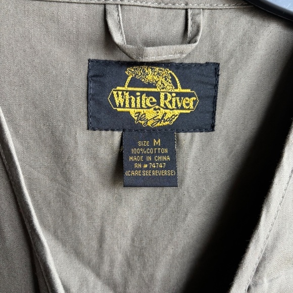 White River size medium men’s tactical vest - Picture 4 of 7